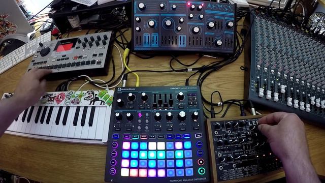 -CALC- Slow - Novation Circuit Mono Station, Leploop, Dreadbox Abyss and Machinedrum смотреть онлайн