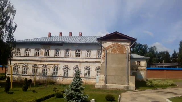 Внутренний двор Казанско-Богородицкого женского монастыря, город Елабуга июнь 2022 смотреть онлайн