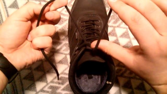 How to quickly tie shoelaces! Как быстро завязать шнурки ! смотреть онлайн
