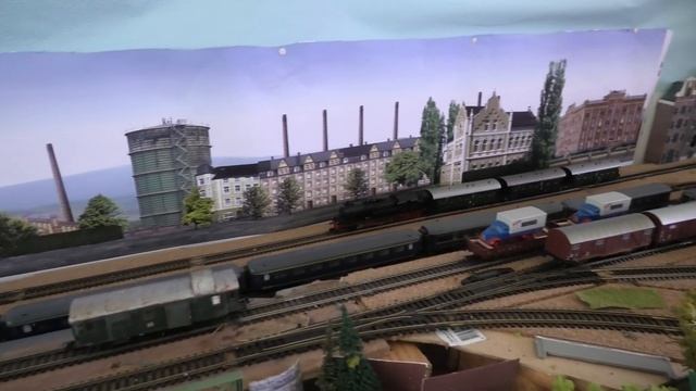 1 round on layout: Personenzug BR 78 mit Donnerbüchse смотреть онлайн