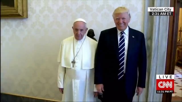 ANGRY Pope Francis SLAPS Donald Trump's Hand For Touching Him - Hand Of God REBUKES Trump смотреть онлайн