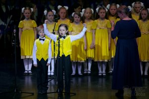 "Ты пожалеешь, Кулакова", Ансамбль Локтева. "You'll be sorry, Kulakova", Loktev Ensemble.