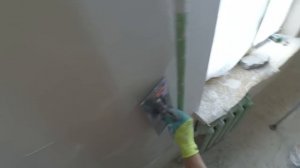 Выравнивание стен шпаклевкой (без маяков). "Гладилка + Фасадный шпатель 450мм."