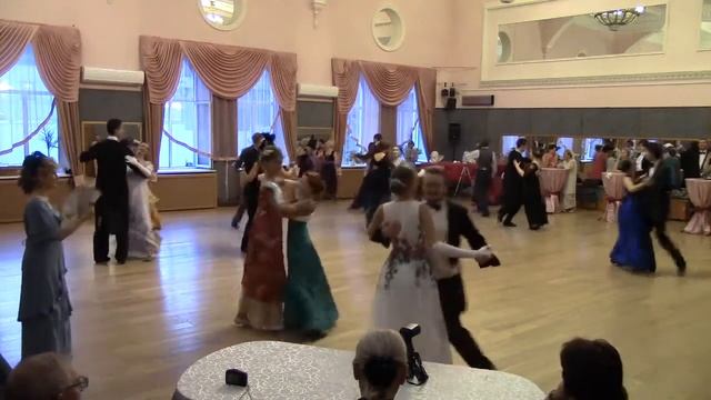Two-Step Lancers смотреть онлайн