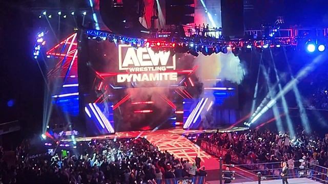 I went to AEW Dynamite at the Forum in L.A. (January 2023) смотреть онлайн