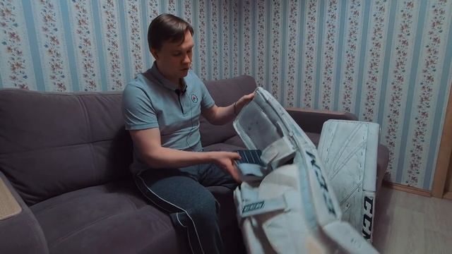 Хоккейные щитки вратаря. Хоккейная форма. Вратарские щитки. смотреть онлайн