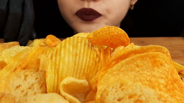 Чипсы хрустяшка АСМР / AFSR Crisp Chips смотреть онлайн
