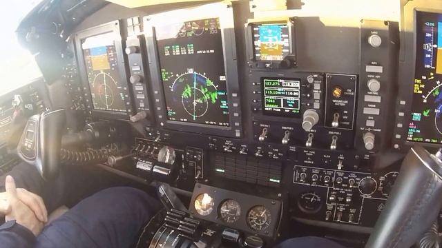 Atterrissage à Stornoway - KingAir 200 Proline 21 - Angles de vue multiples - Full HD (1080p) смотреть онлайн