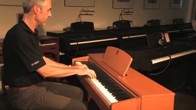 Yamaha CLP320 смотреть онлайн