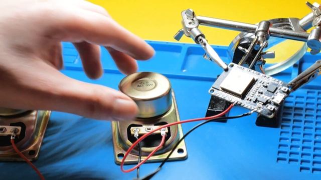 ESP32 audio to Bluetooth / DIY speaker example Arduino смотреть онлайн