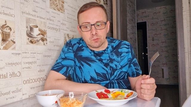 МУКБАНГ! Домашние вареники с картошкой на ужин. Собираюсь в отпуск. Ищу тему для конкурса.