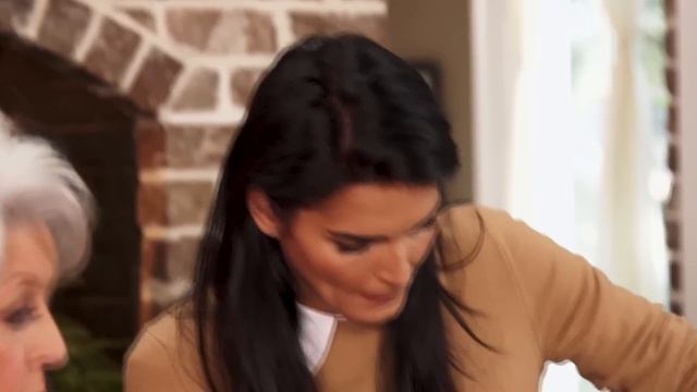 Full Episode Fridays: Chocolate is a Girl's Best Friend - 3 Chocolate Recipes with Angie Harmon смотреть онлайн
