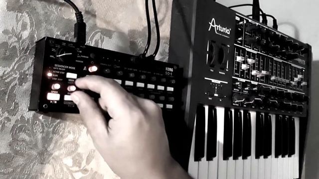 Korg SQ-1 Step Sequencer - Arturia Minibrute смотреть онлайн
