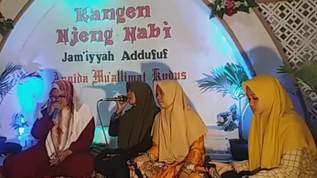 اضفيت علی الحسن العبقا BY cover Aulia, Nada, Aniqoh, Zufa ANNIDA MU'ALLIMAT KUDUS смотреть онлайн