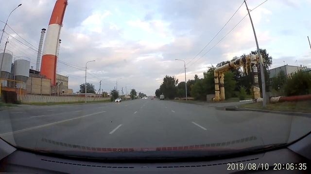 Яндекс такси по встречной полосе. смотреть онлайн