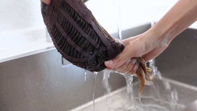 That's How To Care For Synthetic Hair. Expert Tips For Cleaning Wigs.