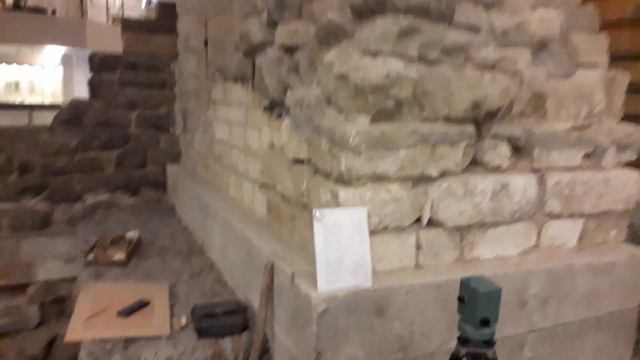 Москва. Белокаменная кладка моста начала 17 столетия через реку Неглинную смотреть онлайн