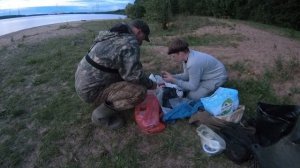 Ночная рыбалка . С внуком на донки . На Волге .Поклёвка сома . Моя ошибка .