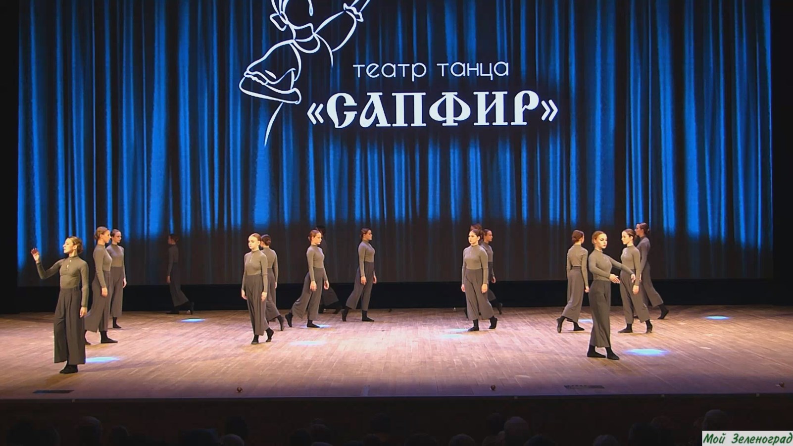 Театр танца "Сапфир" (старшая группа). Танец "Маяки"