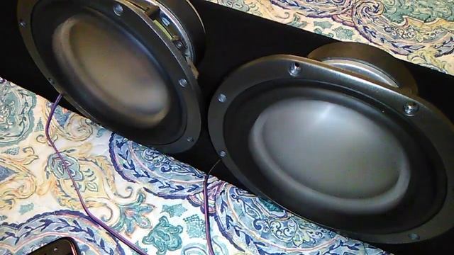Bowers and Wilkins DM603 S3 Bass Woofer Excursion смотреть онлайн