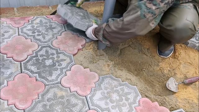 Начинаю класть плитку, дело пошло! Часть 2. смотреть онлайн