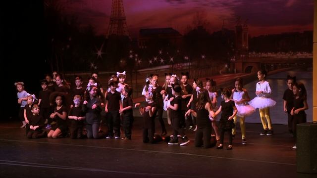 The Aristocats (3 different shows) by BKS смотреть онлайн
