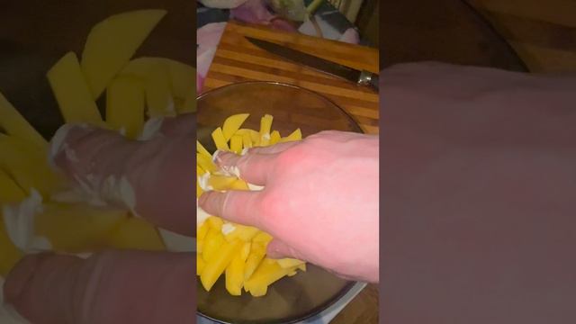 Свинина с картошкой под сыром в духовке #shorts