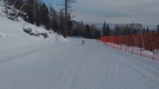 На горных лыжах, выше облаков. On skiing above the clouds. смотреть онлайн