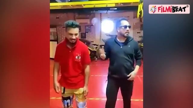Mika Singh Akanksha Puri trolled|Mika Singh wedding |Mika Singh Akanksha Puri Wedding|Mika Di Vohti смотреть онлайн