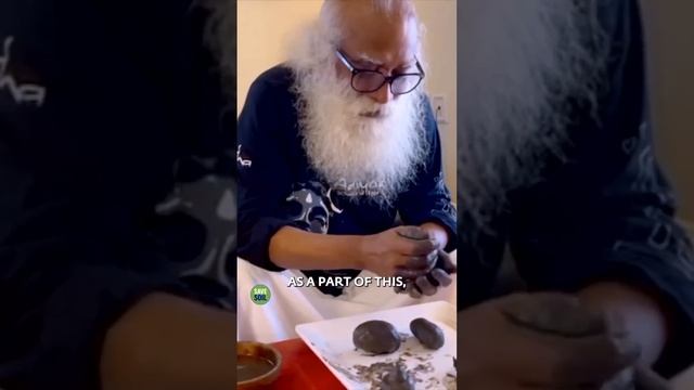 Sadhguru Makes a Ganapati with His Own Hands at the birth place of Ganesha смотреть онлайн