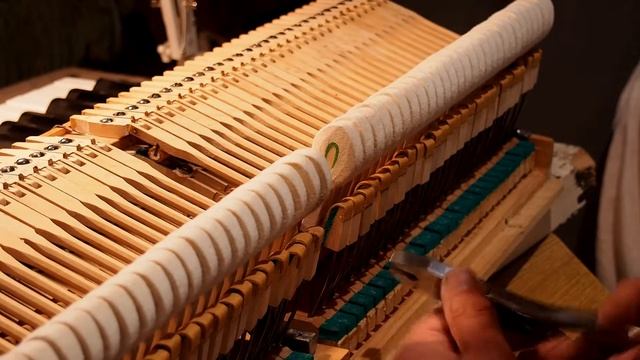 Реставрация рояля "Красный Октябрь" / "Over The Rainbow". смотреть онлайн