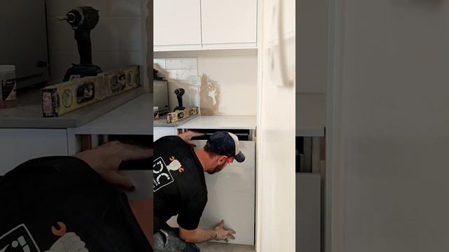 התקנת דלת למדיח אינטגראלי ( האמת , לא רק דלת ?) смотреть онлайн