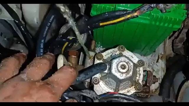 Nissan CNG reducer coolant leakage#CNG car coolant leakage#overheating problem CNG #water leakage смотреть онлайн