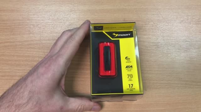 Задний велосипедный фонарь Moon Arcturus Auto - Обзор и распаковка смотреть онлайн