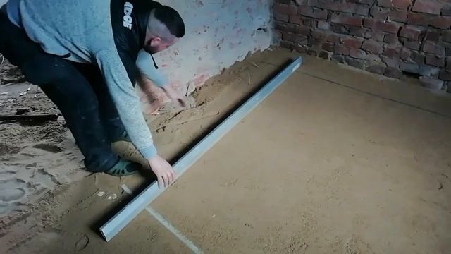 Демонтаж Деревянного Пола И Подготовка Основания Под Цементную Стяжку смотреть онлайн