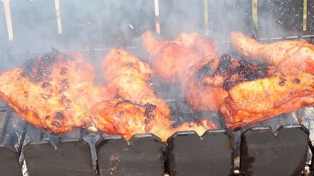 НЕЖНЕЙШАЯ КУРОЧКA В СОУСЕ  BBQ (Готовлю в поле)