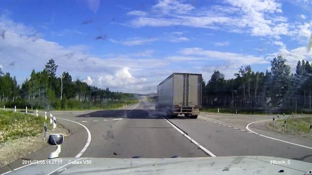 У фуры лопнуло колесо смотреть онлайн