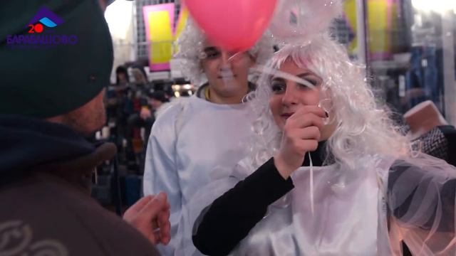 Празднование Дня святого Валентина на ТЦ "Барабашово" смотреть онлайн