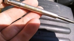 Чем выкрутить обломанные свечи накала и замена свечей накала на Opel y2.2dth.