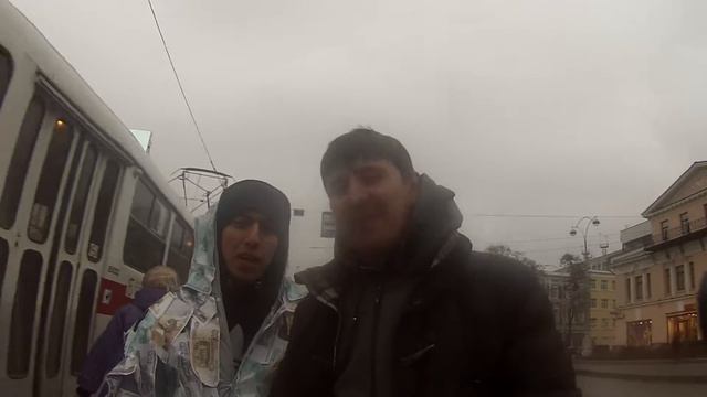 Денежный человек, костюм из денег. день Хэллоуин(5) смотреть онлайн