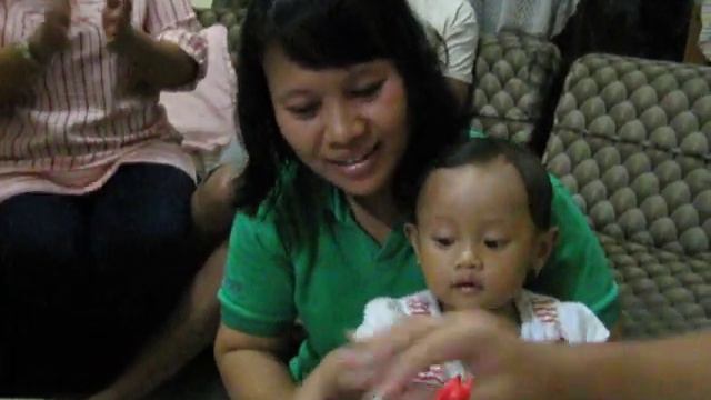 Ultah Melody 1 Tahun.AVI смотреть онлайн