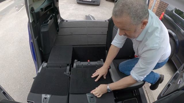 How to put the rear seats up and down in a 2017 Citroen Grand C4 Picasso смотреть онлайн