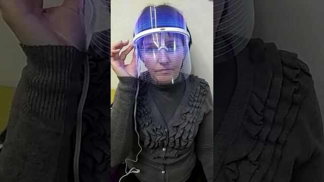 Нанотехнологии на службе красоты. Новинка - светодиодная маска и ее применение смотреть онлайн