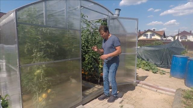 надо ли закрывать теплицу на ночь? не надо закрывать дверь в теплице смотреть онлайн