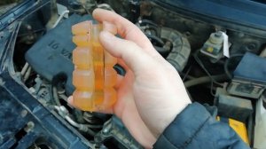 Стучит петля капота, приора