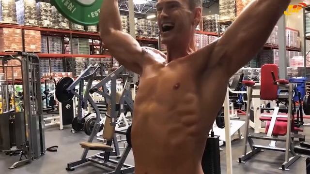 Не пропускай день плеч! смотреть онлайн