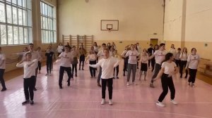 Флешмоб-зарядка #мбоусош11рыздвяный