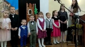 Пение малышей.