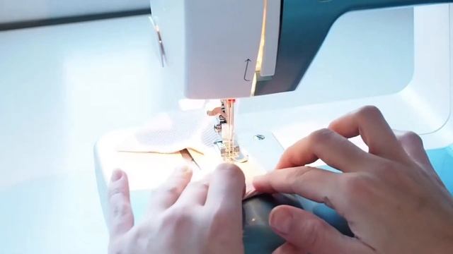 Как подшить трикотаж двойной иглой смотреть онлайн