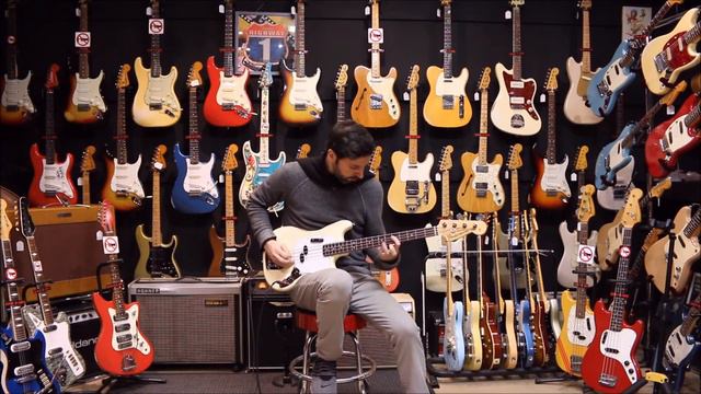 GUITARE COLLECTION presents Fender Mustang Bass from 1974 by Jérémie Francblu смотреть онлайн